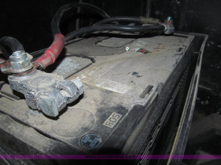 image for item B5396 2003 Ford F450 XL Super Duty SuperCab flatbed truck