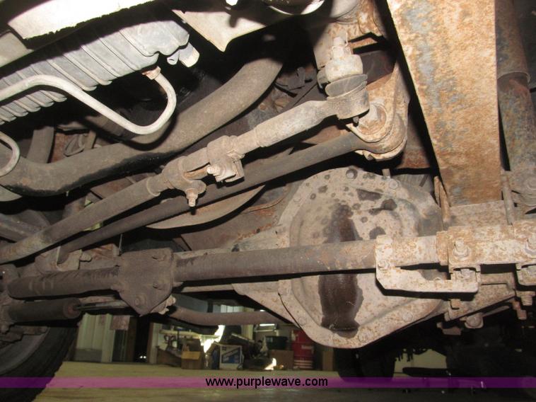 image for item B5396 2003 Ford F450 XL Super Duty SuperCab flatbed truck