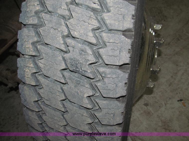 image for item B5396 2003 Ford F450 XL Super Duty SuperCab flatbed truck