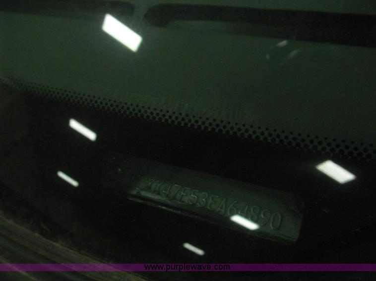 image for item B5396 2003 Ford F450 XL Super Duty SuperCab flatbed truck