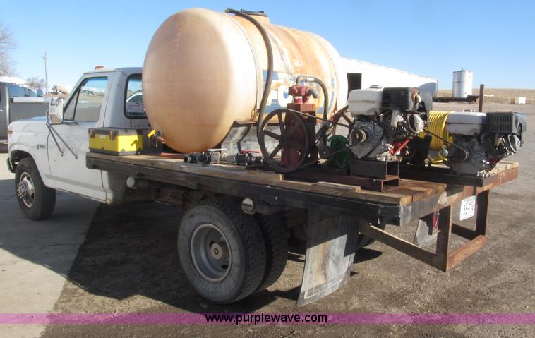 image for item B5398 1983 Ford F350 flatbed truck