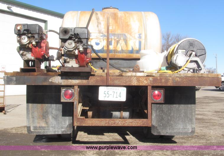 image for item B5398 1983 Ford F350 flatbed truck