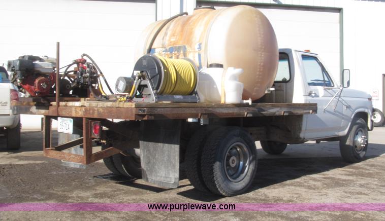 image for item B5398 1983 Ford F350 flatbed truck