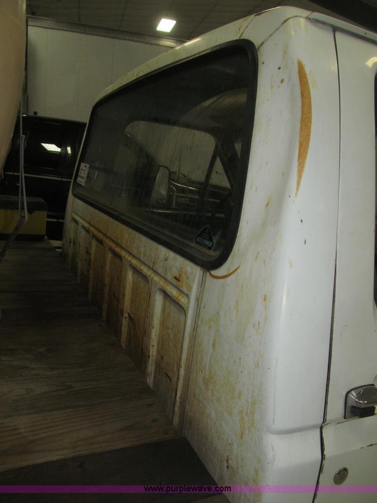 image for item B5398 1983 Ford F350 flatbed truck