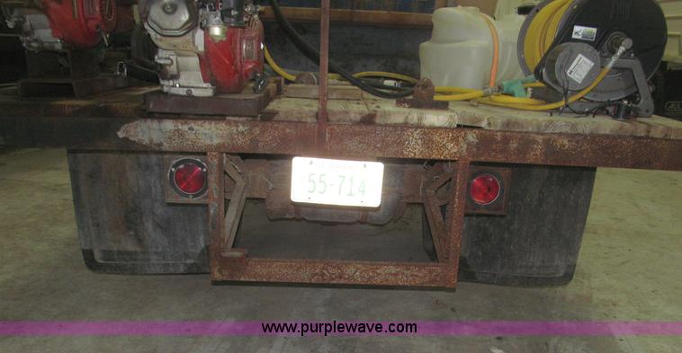 image for item B5398 1983 Ford F350 flatbed truck