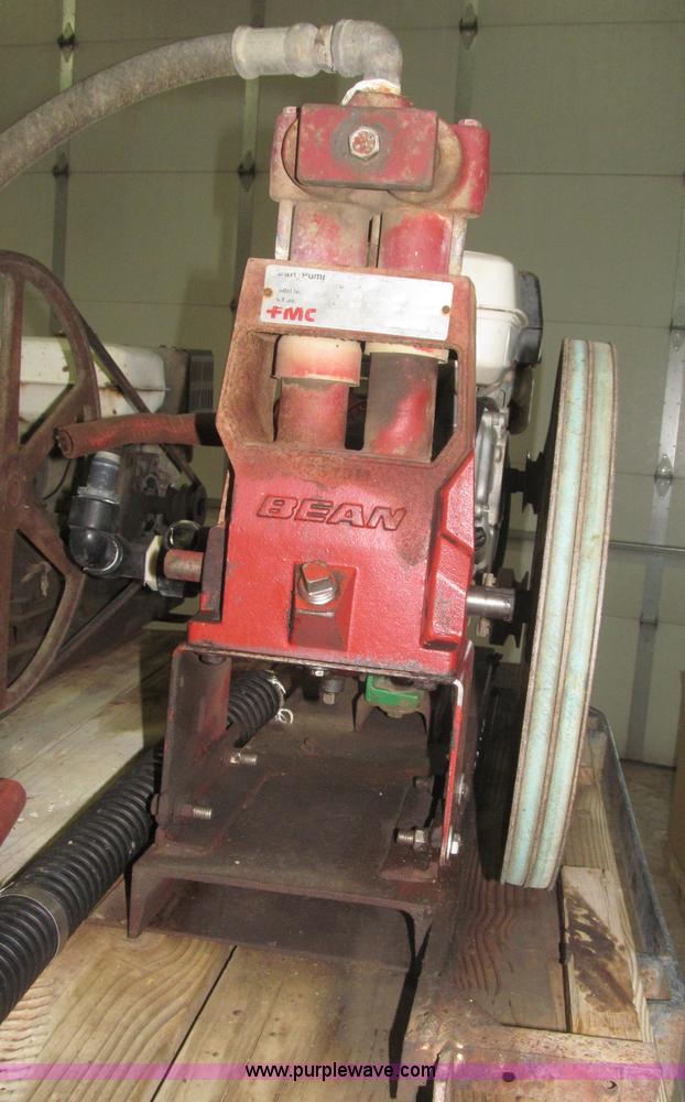 image for item B5398 1983 Ford F350 flatbed truck