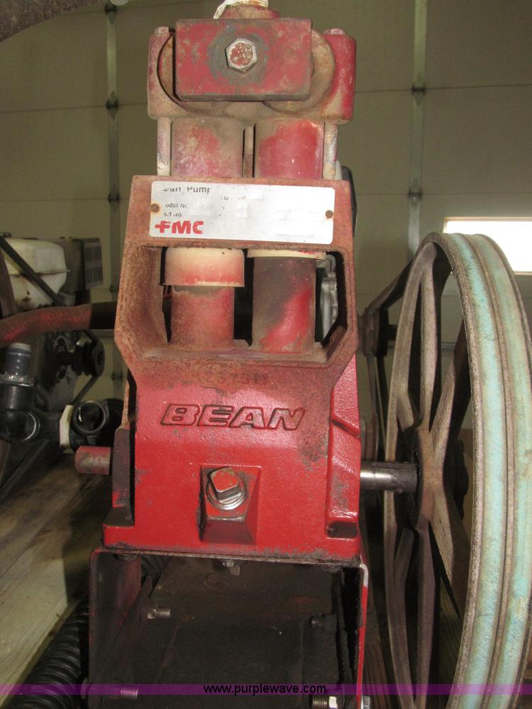 image for item B5398 1983 Ford F350 flatbed truck