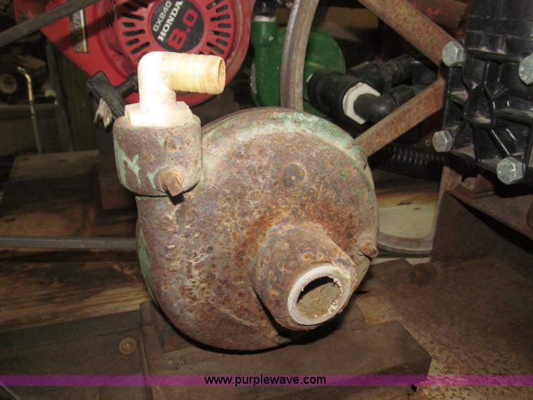 image for item B5398 1983 Ford F350 flatbed truck