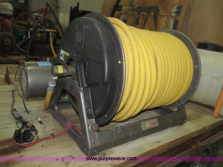 image for item B5398 1983 Ford F350 flatbed truck