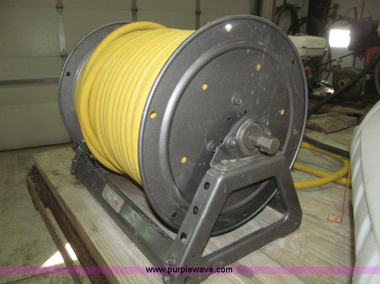 image for item B5398 1983 Ford F350 flatbed truck