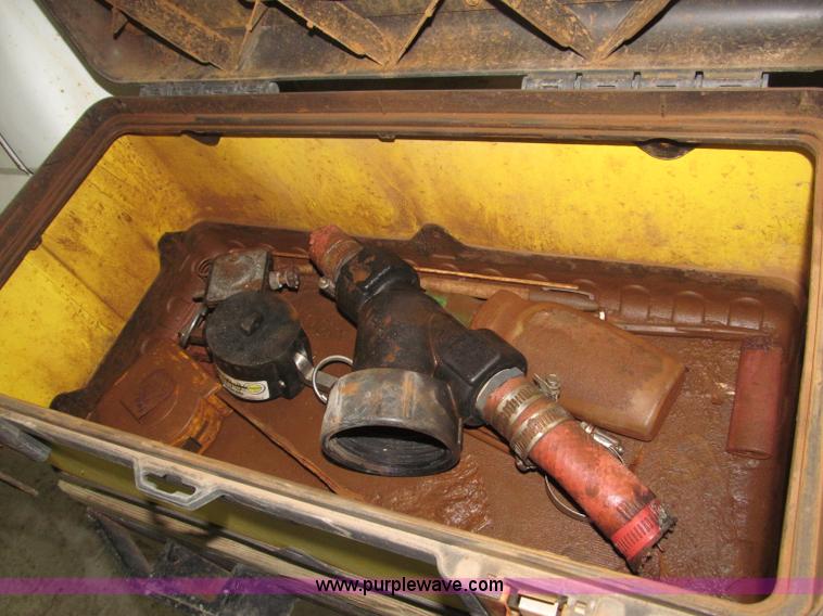 image for item B5398 1983 Ford F350 flatbed truck