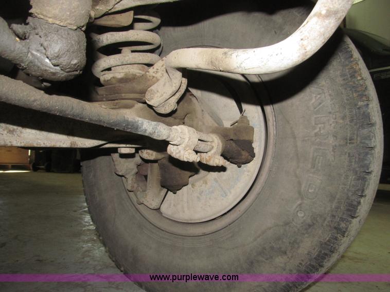 image for item B5398 1983 Ford F350 flatbed truck