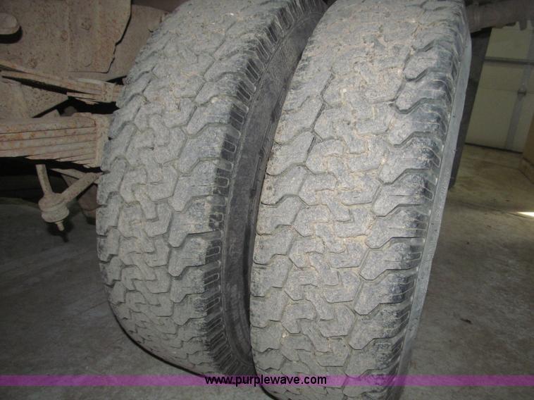 image for item B5398 1983 Ford F350 flatbed truck