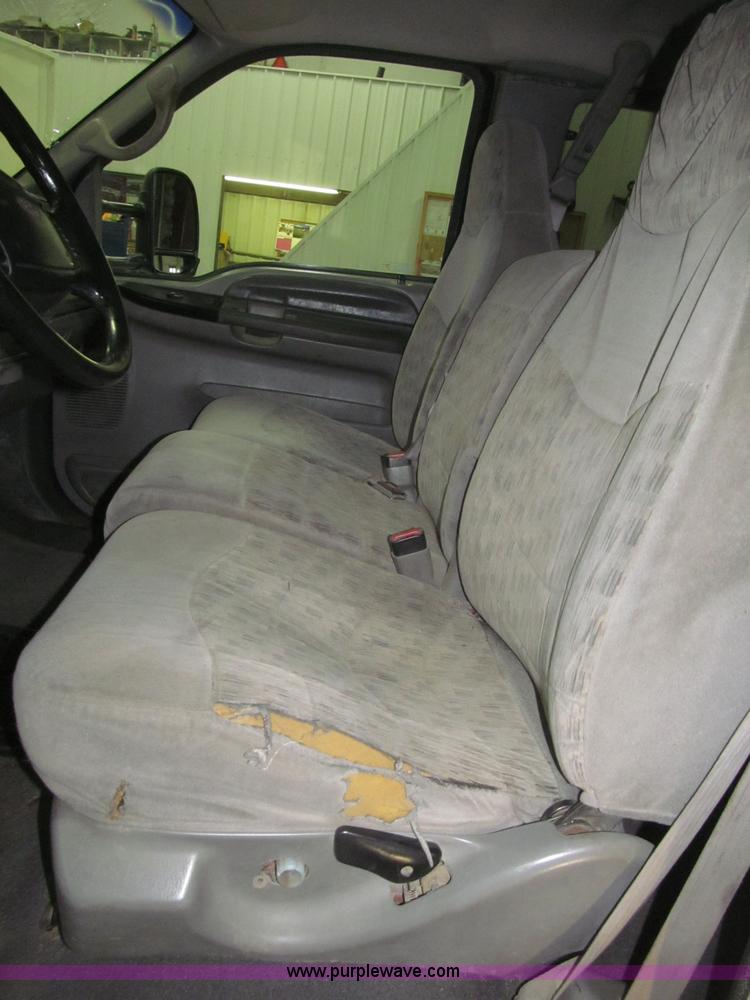 image for item B5400 1999 Ford F350 XLT SuperCab flatbed truck