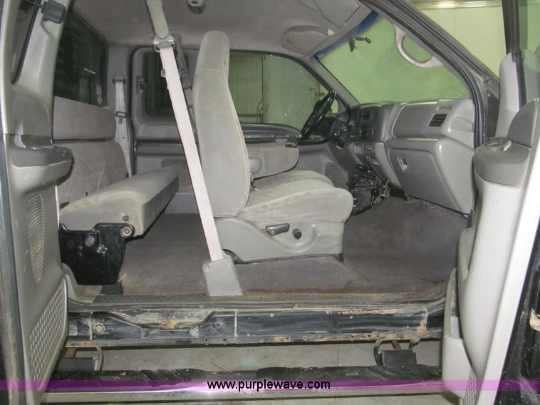 image for item B5400 1999 Ford F350 XLT SuperCab flatbed truck