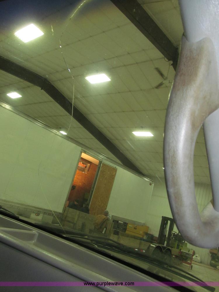 image for item B5400 1999 Ford F350 XLT SuperCab flatbed truck