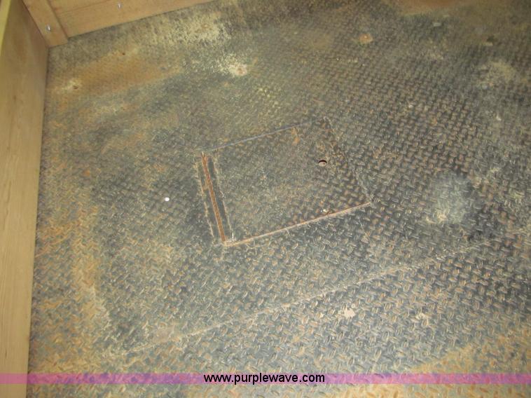 image for item B5400 1999 Ford F350 XLT SuperCab flatbed truck