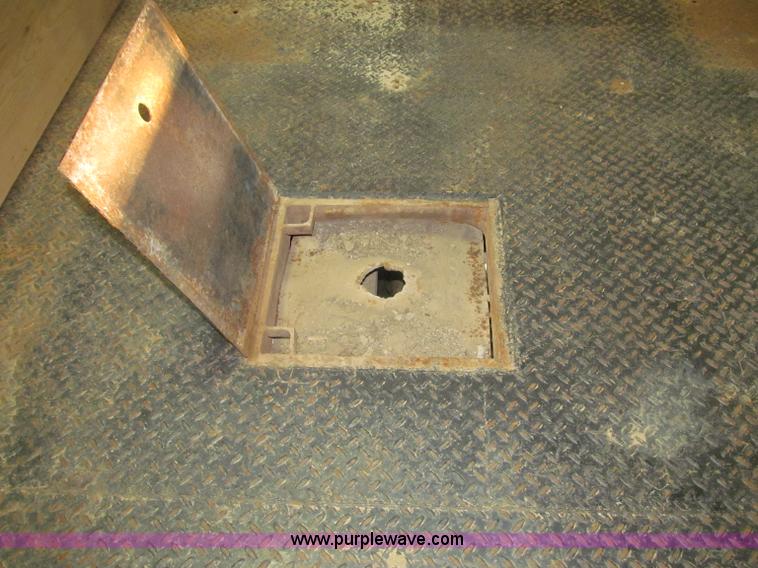 image for item B5400 1999 Ford F350 XLT SuperCab flatbed truck