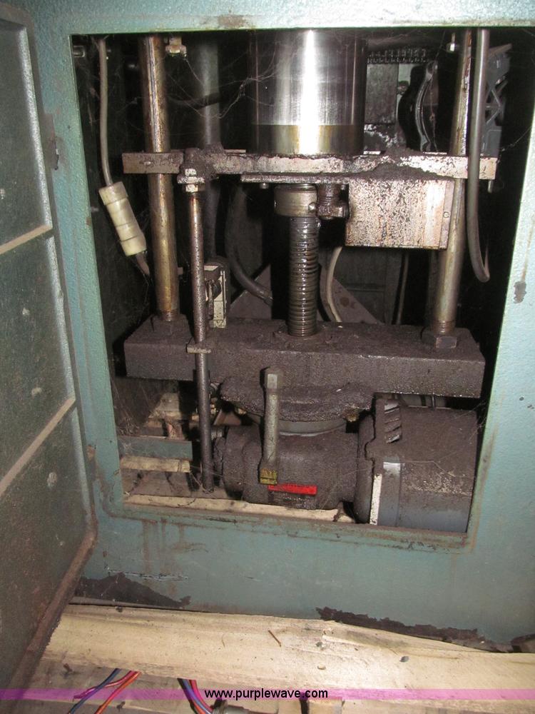 image for item B5406 Winona F6500 flywheel grinder