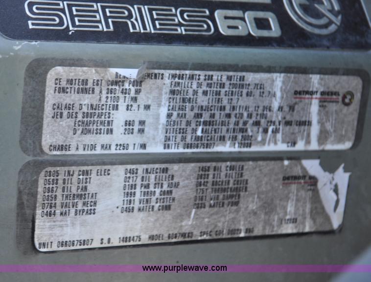 image for item C3319 2002 Freightliner Columbia CL120 semi truck