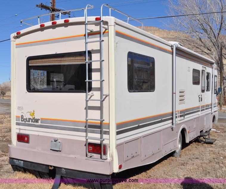 image for item C3413 1992 Fleetwood Bounder RV camper