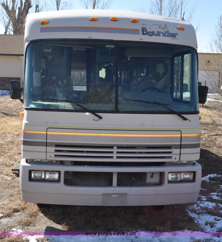 image for item C3413 1992 Fleetwood Bounder RV camper