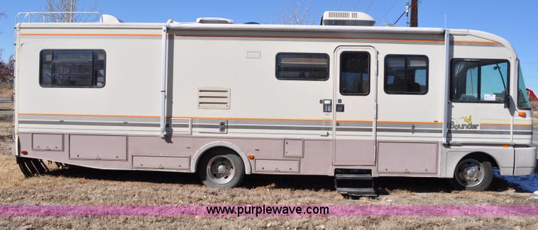 image for item C3413 1992 Fleetwood Bounder RV camper