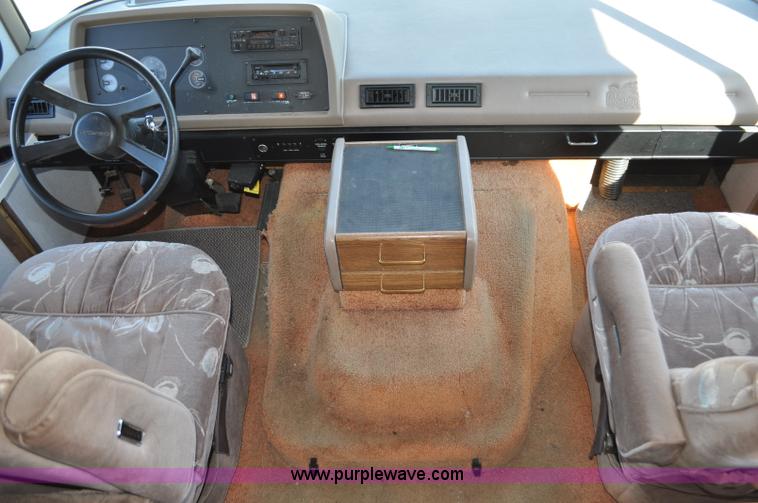 image for item C3413 1992 Fleetwood Bounder RV camper