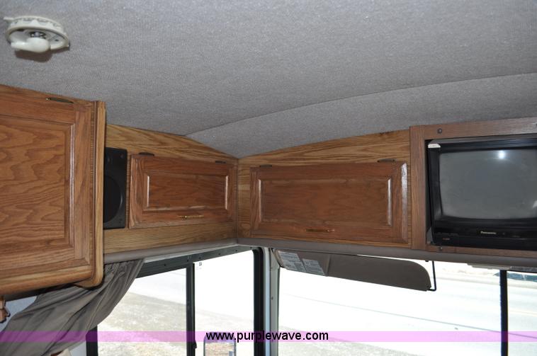 image for item C3413 1992 Fleetwood Bounder RV camper