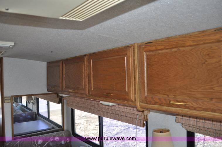 image for item C3413 1992 Fleetwood Bounder RV camper