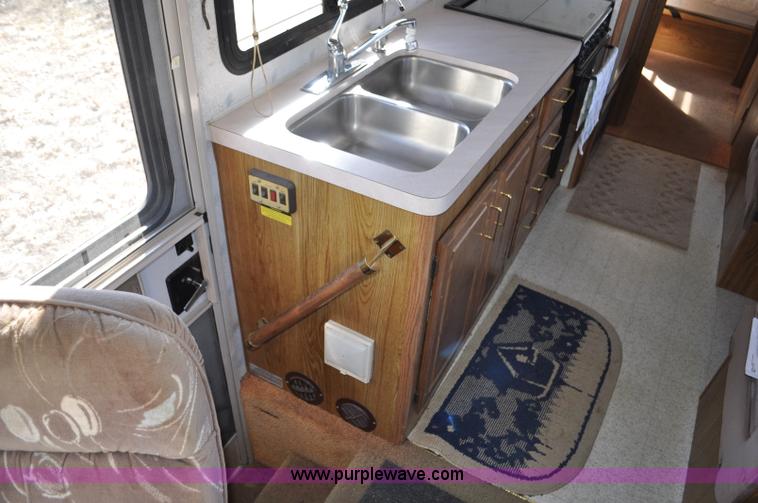 image for item C3413 1992 Fleetwood Bounder RV camper