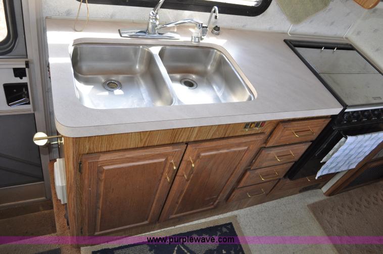 image for item C3413 1992 Fleetwood Bounder RV camper