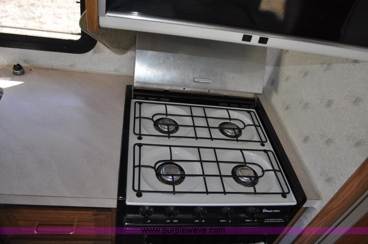 image for item C3413 1992 Fleetwood Bounder RV camper