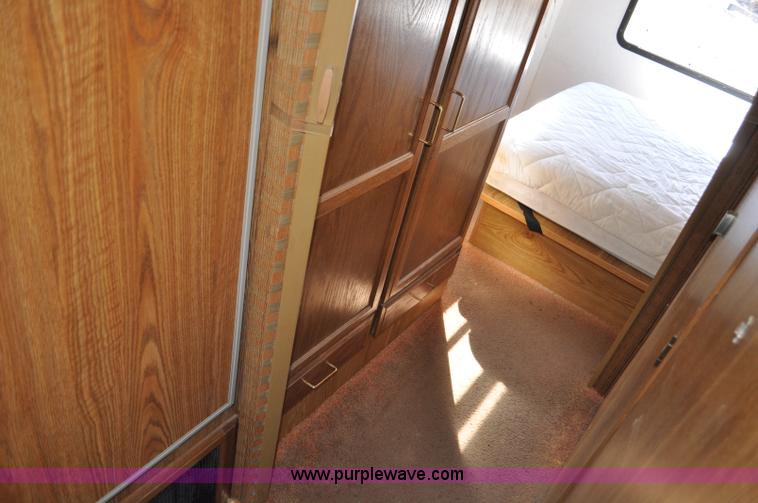 image for item C3413 1992 Fleetwood Bounder RV camper