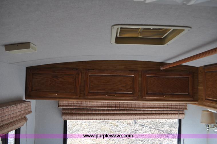 image for item C3413 1992 Fleetwood Bounder RV camper