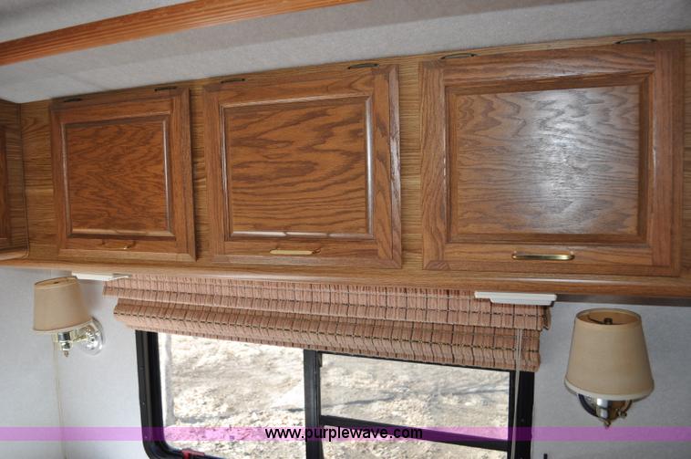 image for item C3413 1992 Fleetwood Bounder RV camper