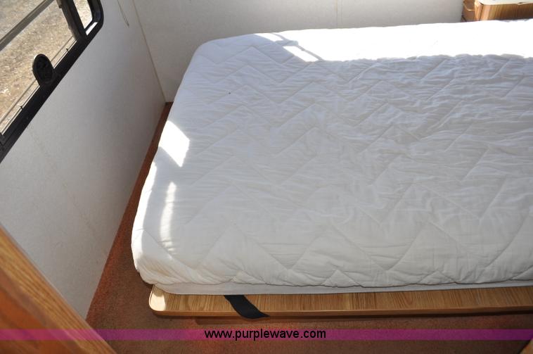 image for item C3413 1992 Fleetwood Bounder RV camper