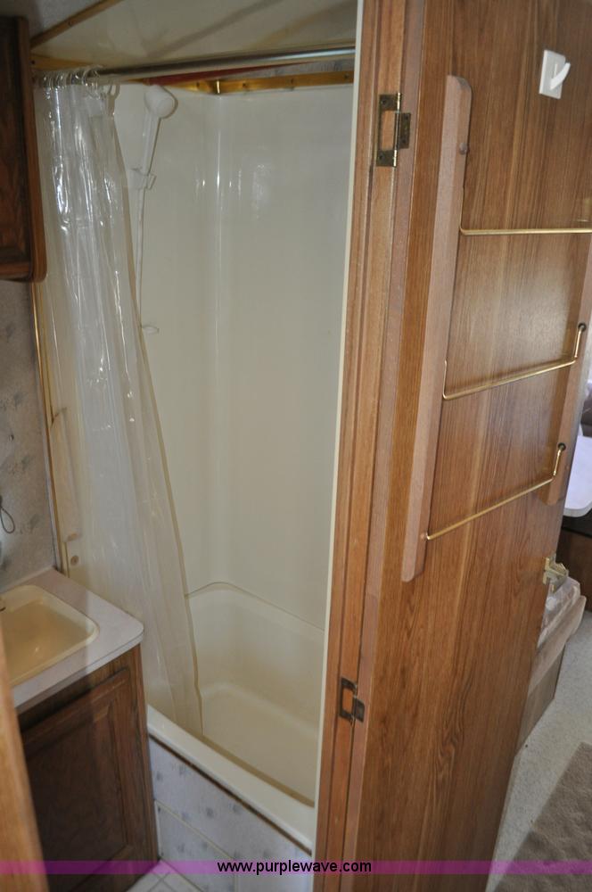 image for item C3413 1992 Fleetwood Bounder RV camper