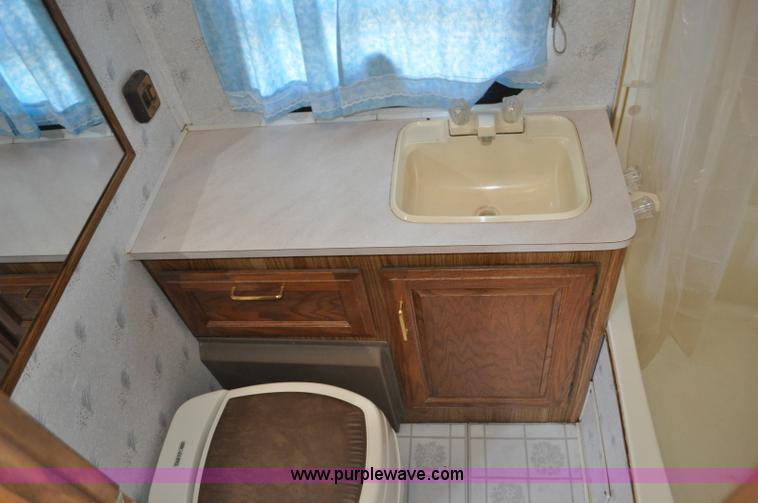 image for item C3413 1992 Fleetwood Bounder RV camper