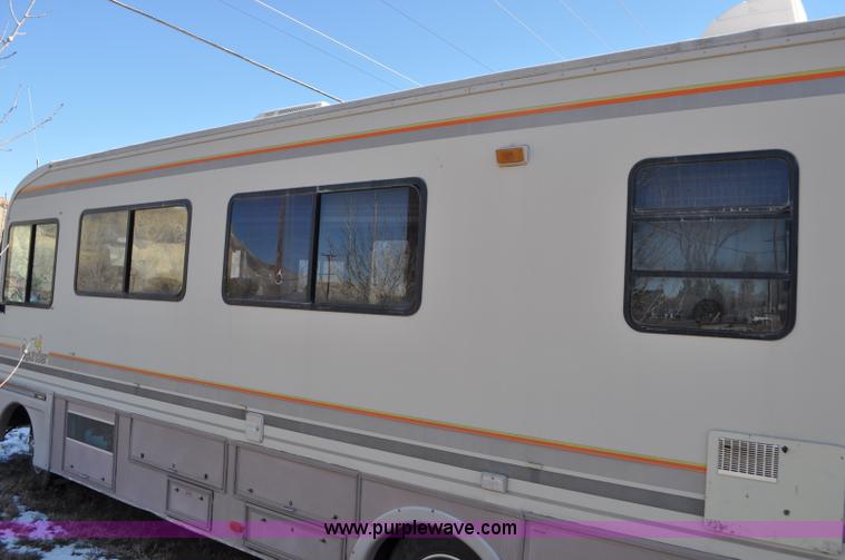 image for item C3413 1992 Fleetwood Bounder RV camper