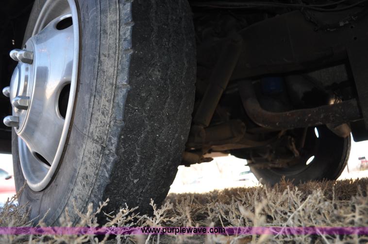 image for item C3413 1992 Fleetwood Bounder RV camper