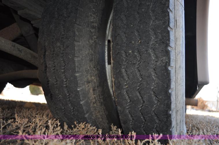 image for item C3413 1992 Fleetwood Bounder RV camper