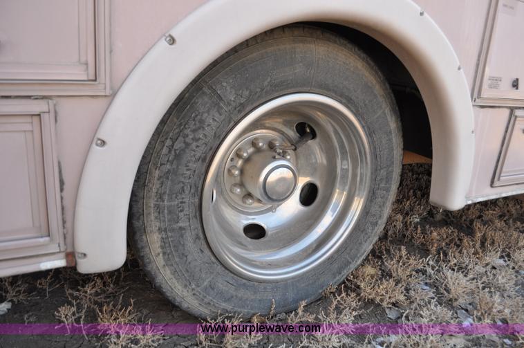 image for item C3413 1992 Fleetwood Bounder RV camper