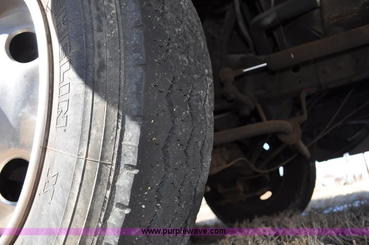 image for item C3413 1992 Fleetwood Bounder RV camper