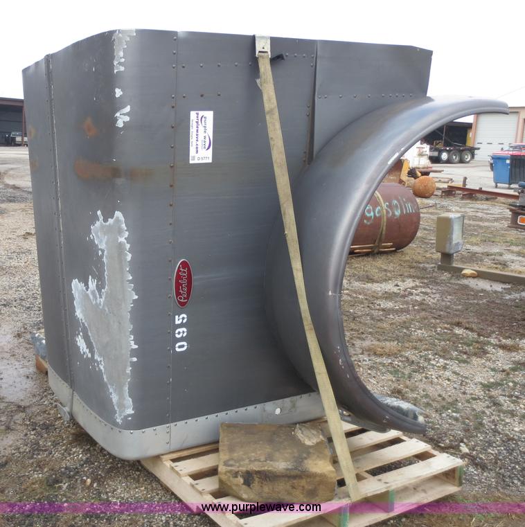image for item D5771 Peterbilt 379 extended hood