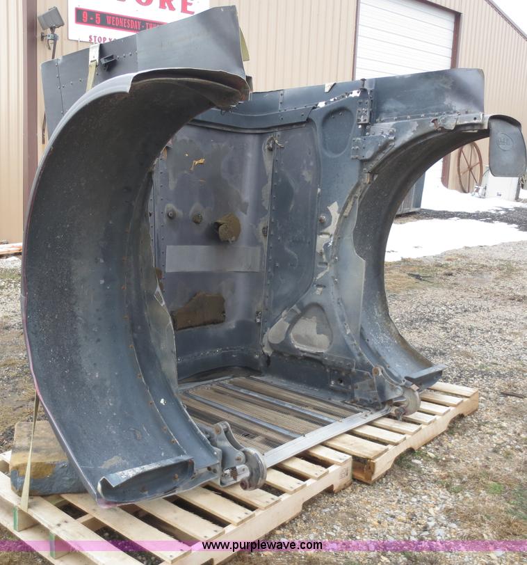 image for item D5771 Peterbilt 379 extended hood