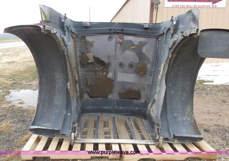 image for item D5771 Peterbilt 379 extended hood