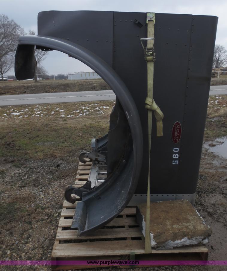 image for item D5771 Peterbilt 379 extended hood