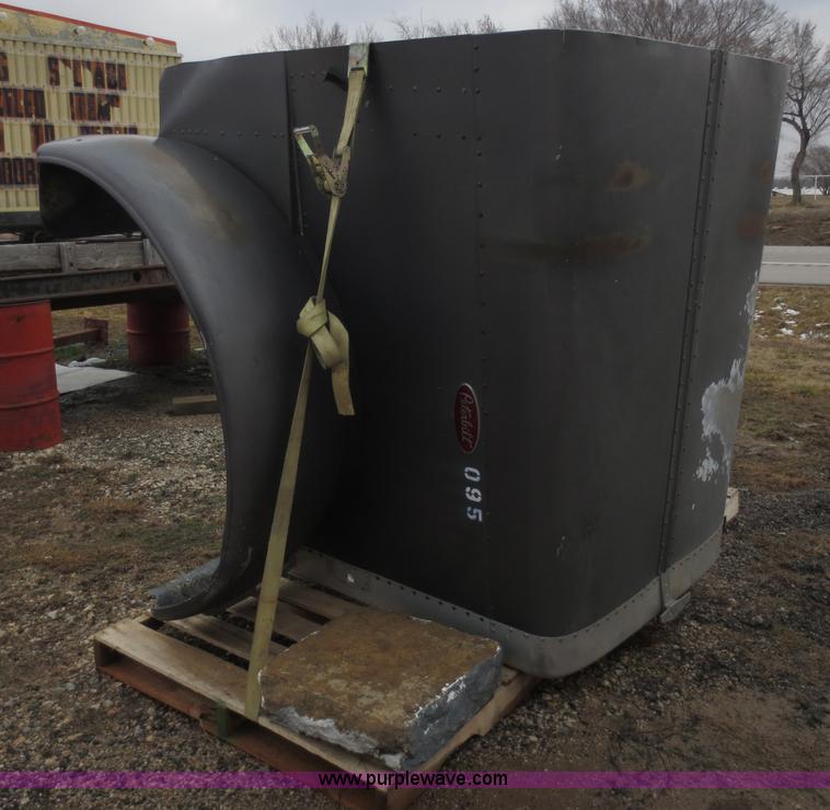 image for item D5771 Peterbilt 379 extended hood