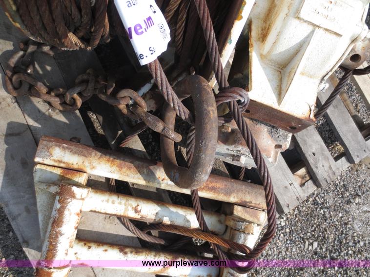 image for item D5773 Braden hydraulic winch